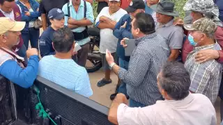 Ejidatarios de Calderitas establecen bloqueo en basurero municipal