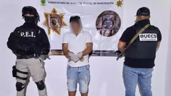De acuerdo con las investigaciones, al detenido se le vincula con delitos de tentativa de extorsión a familias invasoras de terrenos en Cancún, secuestros y feminicidios De acuerdo con las investigaciones, al detenido se le vincula con delitos de tentativa de extorsión a familias invasoras de terrenos en Cancún, secuestros y feminicidios