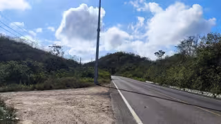 Dos motociclistas asaltaron a un ciudadano en la colonia Santa Cruz, en José María Morelos.
