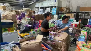 “No olvidamos lo que vivimos con Wilma": Cancunenses muestran solidaridad con entrega de insumos a damnificados por las inundaciones