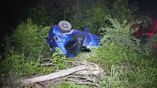 La mujer aseguró que uno de los neumáticos estalló repentinamente