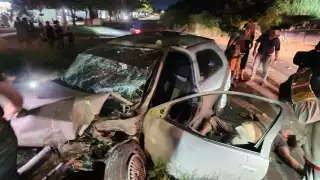 Paramédicos confirmaron que el conductor ya no presentaba signos vitales.