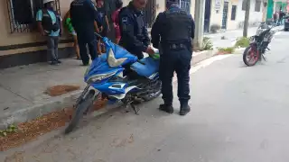 Impacto entre dos motocicletas en la calle 33; menor involucrado