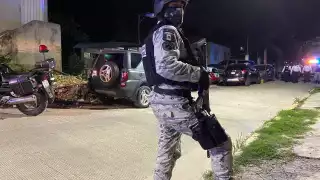 Fiscalía investiga la colocación de tres mantas con mensajes amenazantes en Campeche 