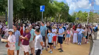 Las mil boletas de la casilla especial se agotaron en menos de dos horas