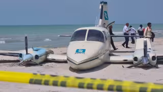 Avioneta Piper PA-34 Seneca desciende en arena tras desperfecto mecánico