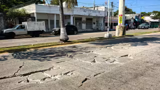 Fractura en avenida 10 de Julio provoca maniobras peligrosas y accidentes
