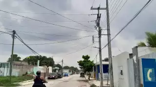 Vecinos de la colonia Revolución han estado sufriendo constantes apagones
