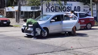 Choque en Fátima provoca daños materiales y movilización vecinal