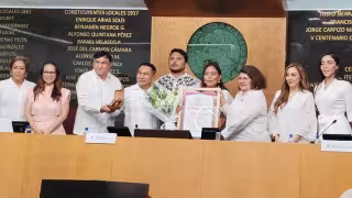 Reconocen trayectoria de profesionales de la salud en Campeche