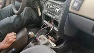 Roban estéreo de un Chevi en Campeche; testigos no denuncian, víctima tampoco