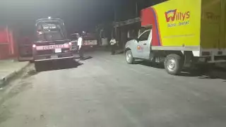 La camioneta pertenece a la tienda de abarrotes Willys