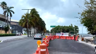 Dieron a conocer que habrá señalización para guiar a los automovilistas hasta la vía alterna por Plaza Kukulcán; pidieron extremar precaución al conducir