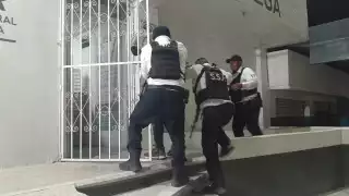 Hombres arrestados comparecen ante las autoridades en Escárcega
