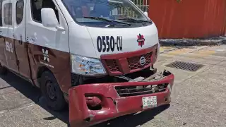 Fuerte colisión vial genera caos vehicular en Campeche