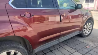 Camioneta vandalizada en la madrugada en Escárcega
