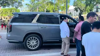 El gobernador electo Joaquín Díaz Mena grabó spots en la Plaza Grande de Mérida