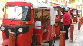 Mujer solicita un servicio, pero cuando le piden el pago agrede en el rostro al que la transportaba