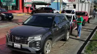 Carambola en Carmen deja daños materiales y tráfico afectado