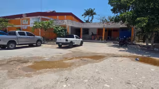Comerciantes luchan contra deterioro y falta de clientes