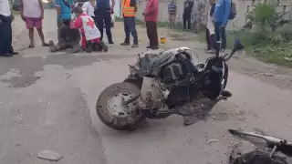 El motociclista presentó golpes y posibles fracturas