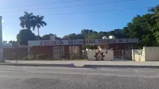 Cuatro estudiantes de la Escuela Secundaria Técnica número 2 en Campeche fueron hospitalizados tras ingerir Clonazepam
