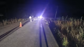 Tragedia en carretera estatal: motocicleta Italika sin placa termina en fatalidad