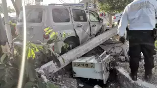 Un joven de 20 años resultó lesionado tras un accidente vial en el fraccionamiento Isla del Carmen 2000.