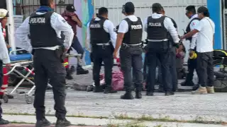 Grave trabajador tras recibir descarga eléctrica y caer desde más de 10 metros en la colonia Renovación