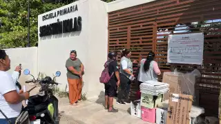 Rompen candados en escuelas de Yucatán para la apertura de casillas de la elección judicial 