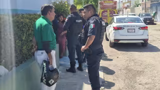Una pareja protagonizó una fuerte discusión frente al Hospital de Maderas en Ciudad del Carmen.