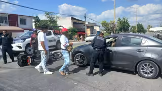 Motociclista ileso tras choque en cruce de la colonia Esperanza