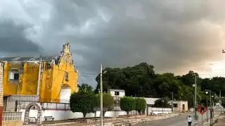 En Bolonchén de Rejón, Hopelchén, se registró un incendio en una vivienda donde se vendía gasolina de forma clandestina.