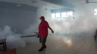 La Seduc realizará limpieza y fumigación en escuelas de Campeche para prevenir el dengue antes del regreso a clases el 26 de agosto.