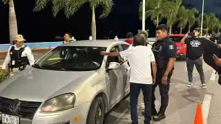Un altercado se generó por retener a un conductor que rebasó el límite de alcohol en la sangre, dijo que “solo paseaba con su familia