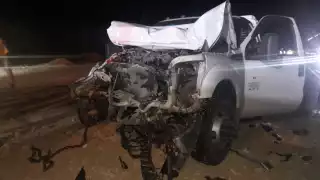 El conductor no se percató que había estacionado sobre la vía federal