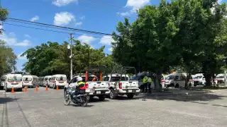 Operadores  de transporte público de Cancún realizan manifestaciones ante nuevo cobro semanal