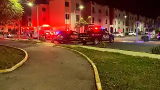 El hombre se ocultó en la vivienda en donde abrió un tanque de gas y comenzó a amenazar con accionar un encendedor para provocar una explosión