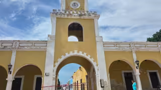 Lluvias aceleran deterioro en predios coloniales de Campeche