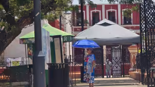 Surada y lluvias aisladas acompañan altas temperaturas