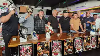 En la rueda de prensa se dieron los detalles de la cartelera luchística.
