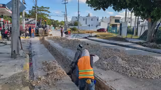 Reparaciones de tubería generan desabasto y caos vial en Campeche