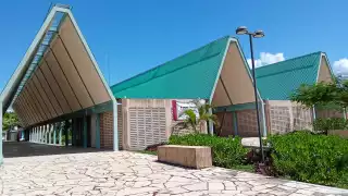 Mercado Municipal de Bacalar con menos de seis locales en función