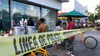 A plena luz del día se registró la tarde de este lunes un ataque armado, donde tres mujeres resultaron como víctimas colaterales