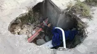 Socavones y alcantarillas ponen en peligro a los chetumaleños