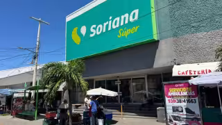 Soriana Super Centro fue clausurada la mañana de este jueves en Ciudad del Carmen.