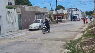 Calles destrozadas y fugas de agua agravan deterioro en Campeche