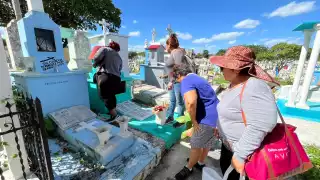 Mérida: avanzan los preparativos del Hanal Pixán con la limpieza de tumbas en el Cementerio General
