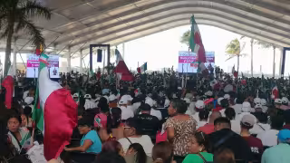 Ciudadanos destacan continuidad de obras y programas durante evento de Claudia Sheinbaum