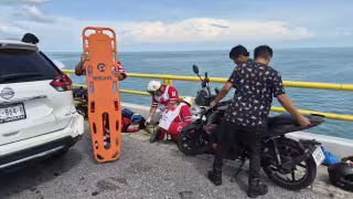 Motociclista es trasladado al hospital tras fuerte accidente en el Puente Zacatal